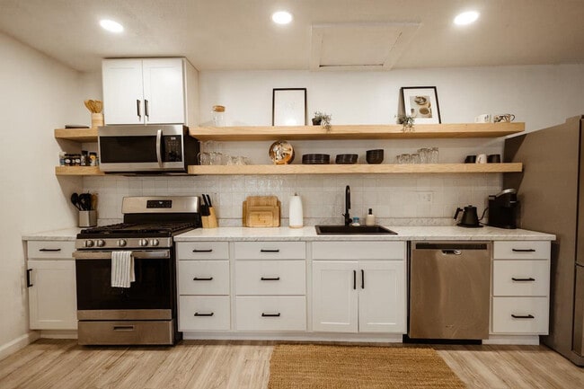 Building Photo - 1824 N 12th St