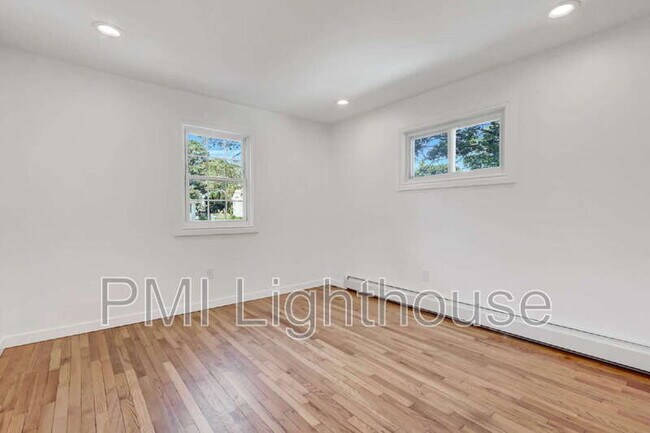 Building Photo - 128 Lockwood Ave