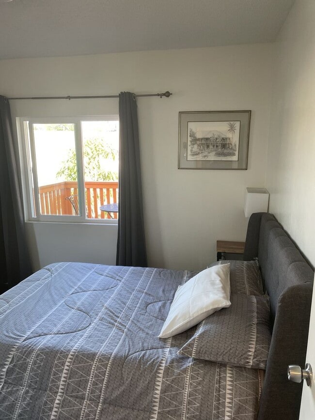 Building Photo - Wonderful Newly Remodeled 2 Bedroom House in Prime Alhambra Location Fully Furnished