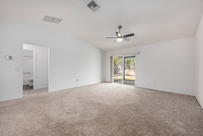 Building Photo - 1329 Paradise Dr