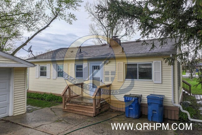 Building Photo - Available Now! Lake Fenton Schools!