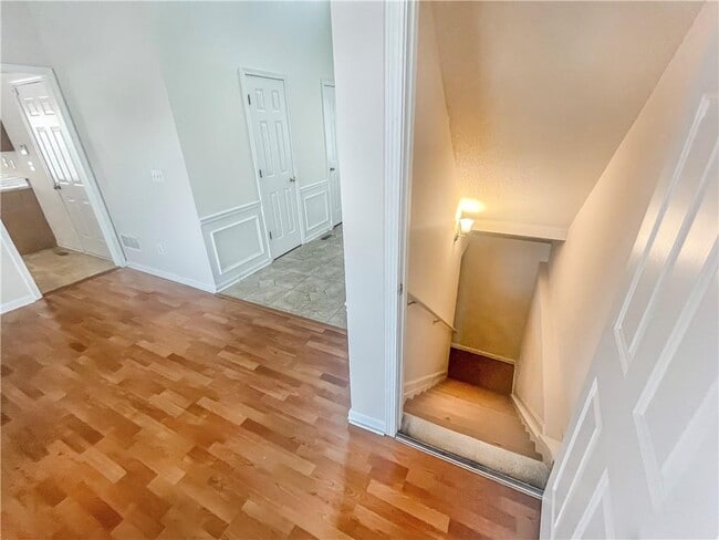 Building Photo - 140 Calborne Ct