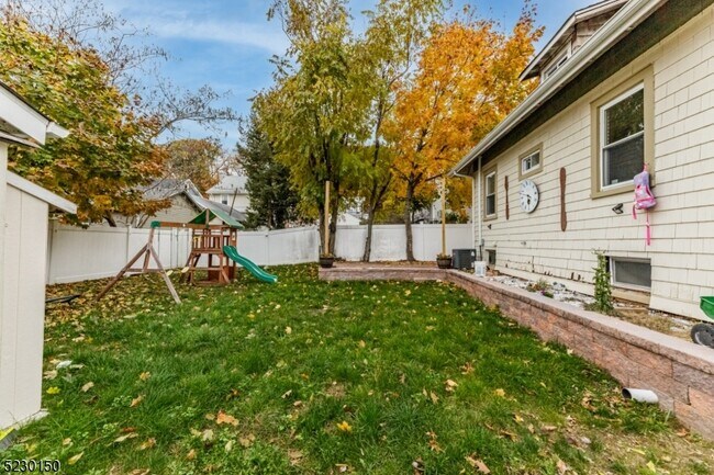 Building Photo - 58 Pillot Pl