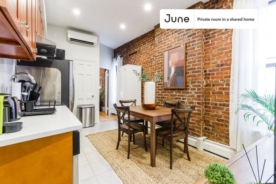 Building Photo - Room in Shared 4 bed/4 bath home in Midtown East