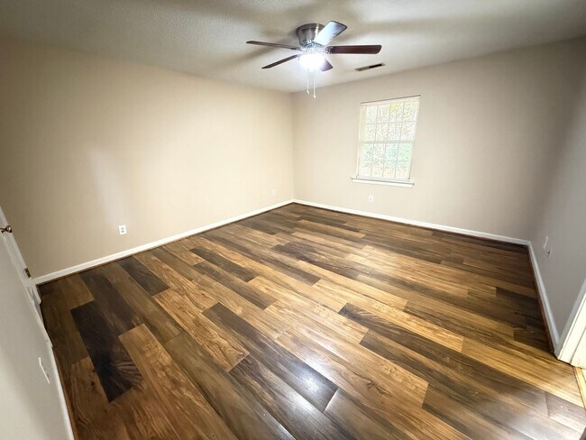 Building Photo - 84 Dodd Blvd SE