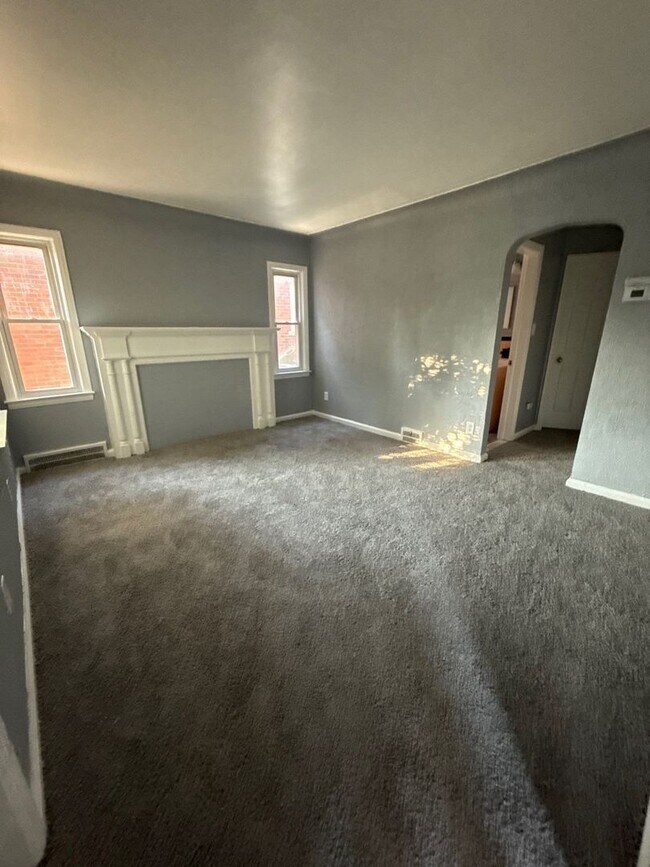 Building Photo - 3 Bedroom Home In Detroit