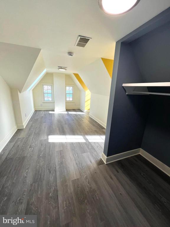 Building Photo - 7617 Old Plank Rd