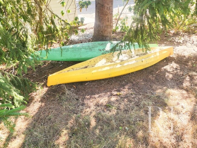 Building Photo - Waterfront Tudor | Private, Vintage Charm with Casita