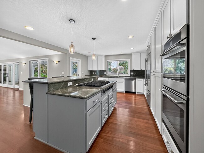 Building Photo - Gorgeous Single Level Home with Pool in Alamo Available Now!