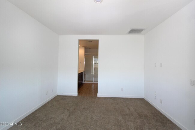Building Photo - 12463 W Kaler Dr