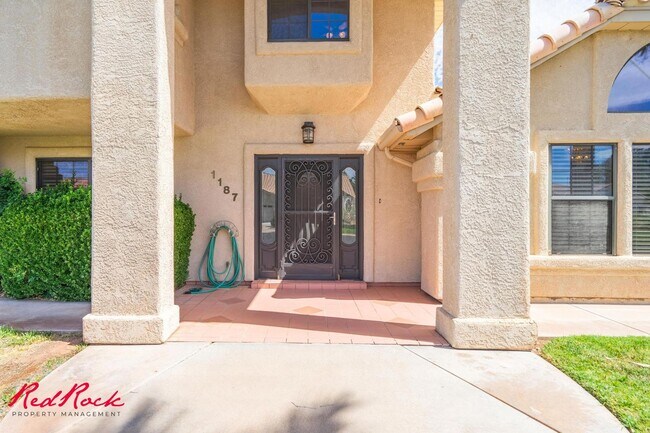 Building Photo - Spacious 6 Bedroom Home with a Balcony!