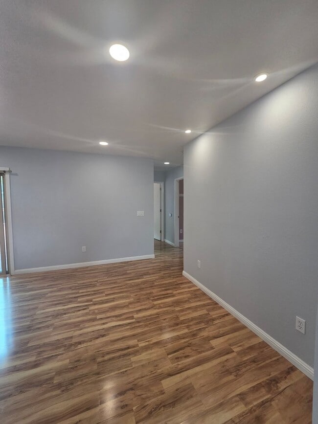 Building Photo - **Move - In Specials Available ! Reduced D...