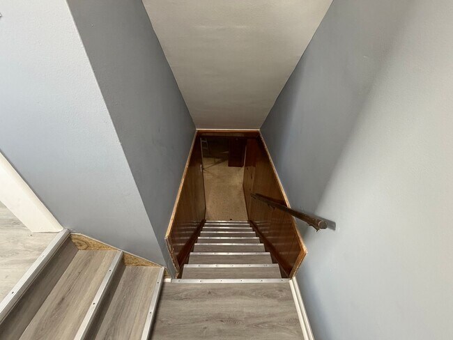 Building Photo - 3bd Bungalow w/basement