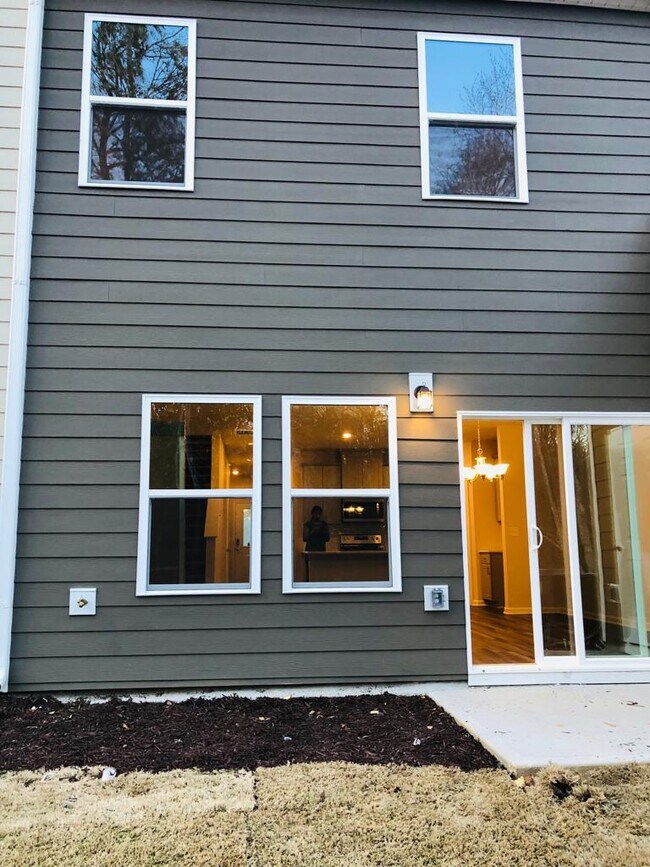 Building Photo - 266 Brook Farm Ln