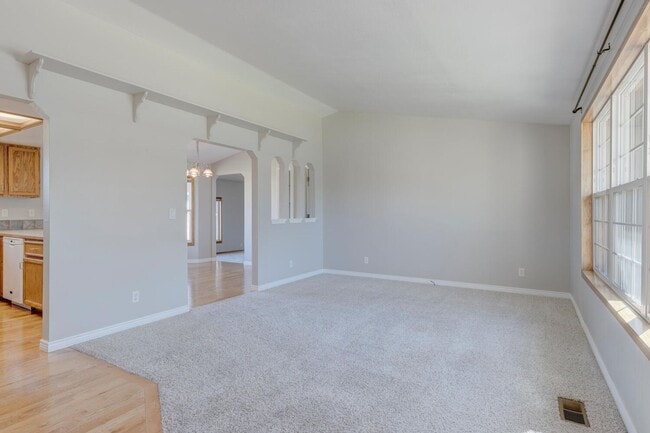 Building Photo - 10934 W Camas St
