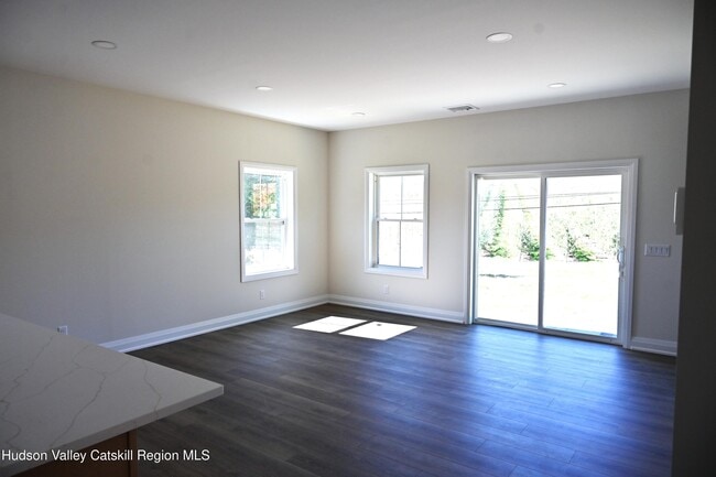 Building Photo - 502 Lattintown Rd