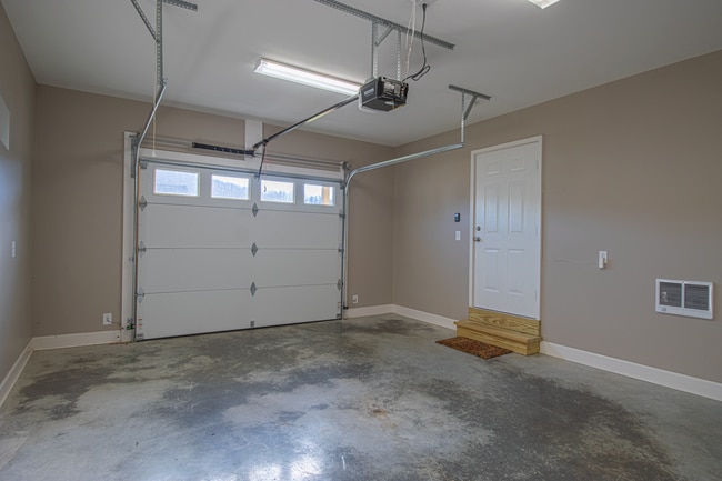 Building Photo - 218 Ava Wy