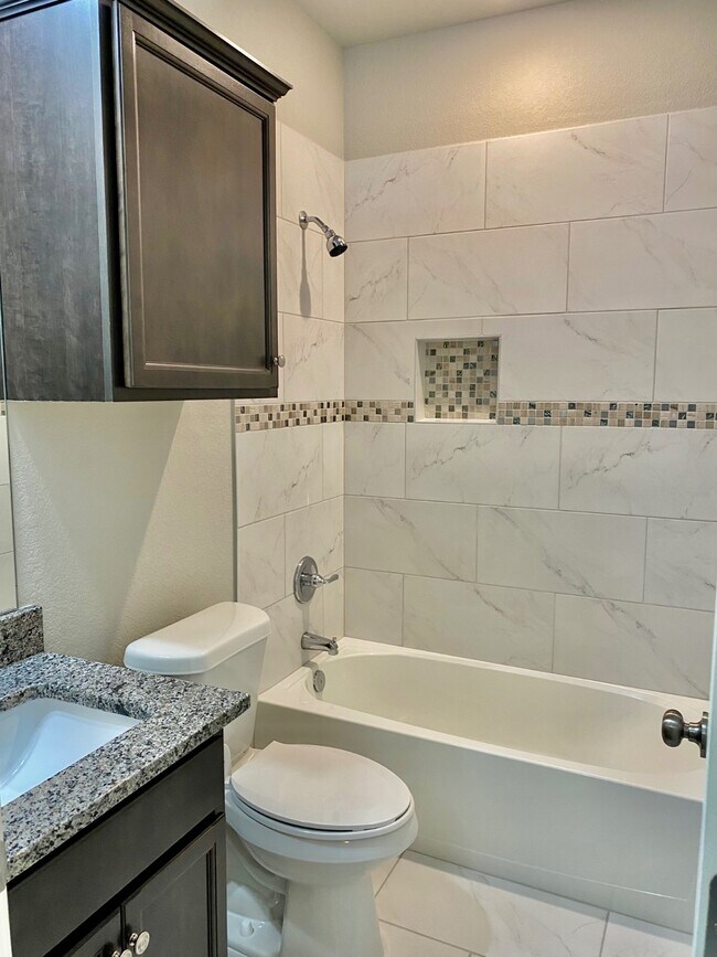 Building Photo - 1512 Dansby St