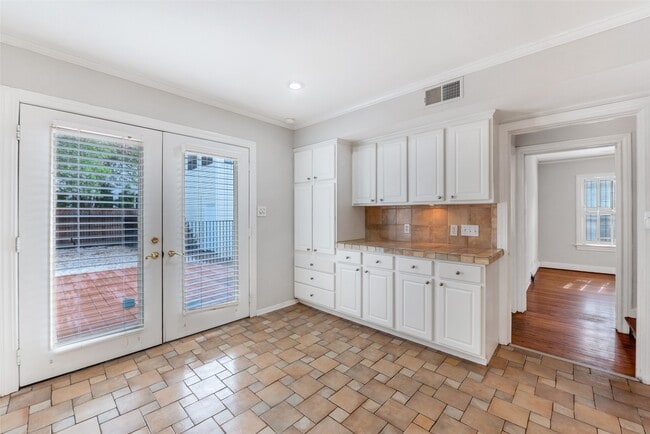 Building Photo - 1609 Driscoll St