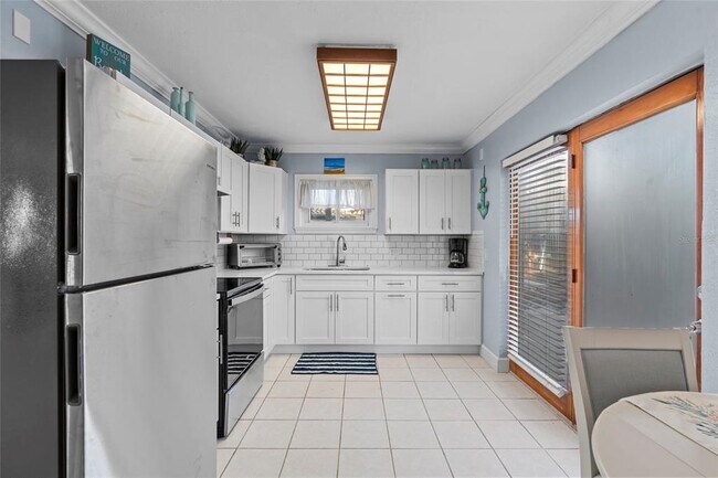 Building Photo - 284 44th Ave