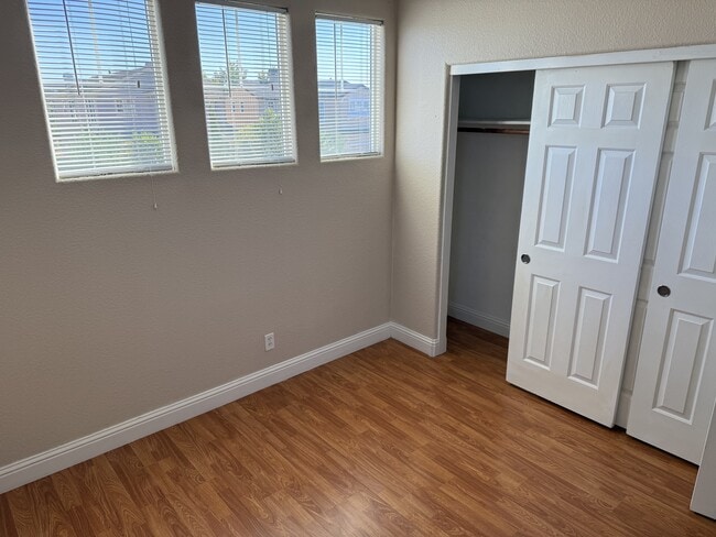 Building Photo - 4233 Quimby St