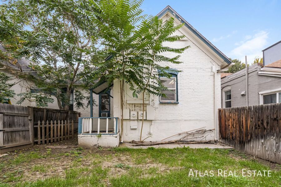 Building Photo - 3102 Wyandot St