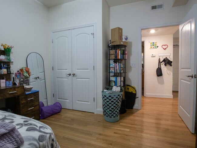 Building Photo - The Fountain Square Apartments