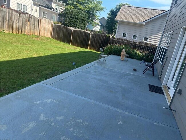 Building Photo - 3215 Warbler Way