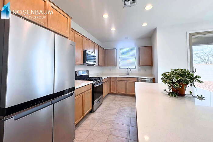 Building Photo - 3903 101st Dr