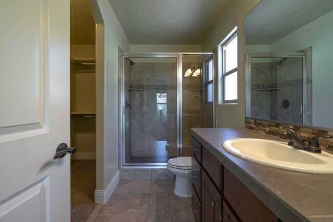 Building Photo - 2031 East Colorado Drive