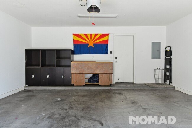 Building Photo - Luxurious 3BR Condo in Anthem
