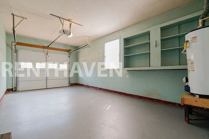 Building Photo - 209 Avery Ln