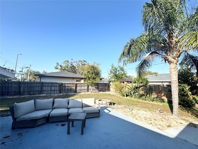 Building Photo - 3913 S Shade Ave