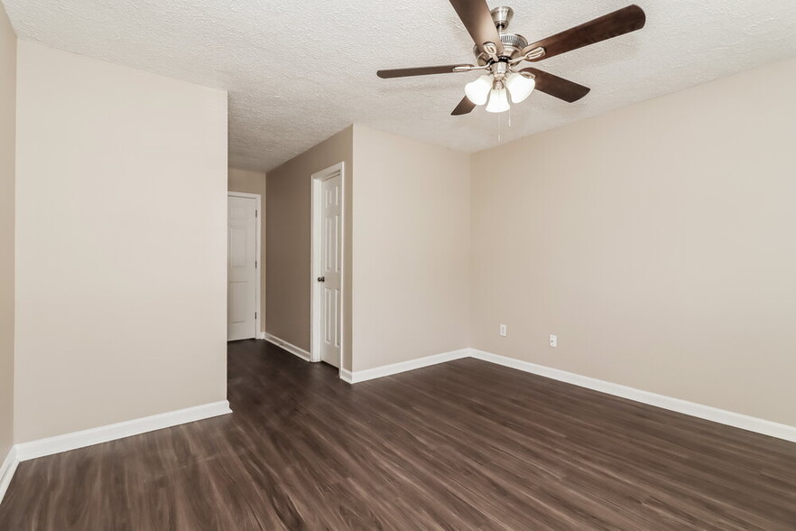 Building Photo - 1486 Foxwood Dr