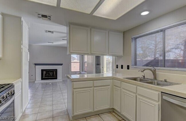 Building Photo - 356 Amalfi St