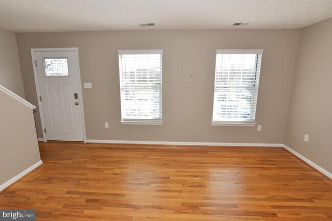 Building Photo - 311 Willowbrook Ct