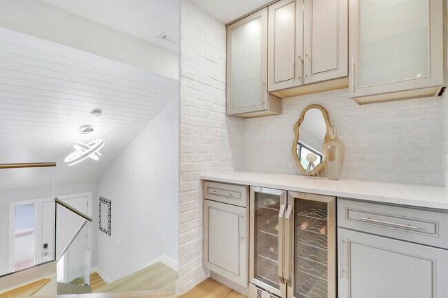 Building Photo - 104 Sea Oats Dr