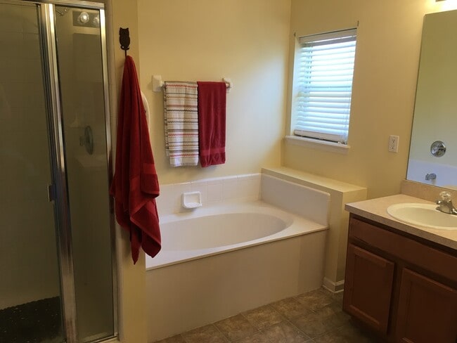 Building Photo - 32408 Grand Parke Blvd