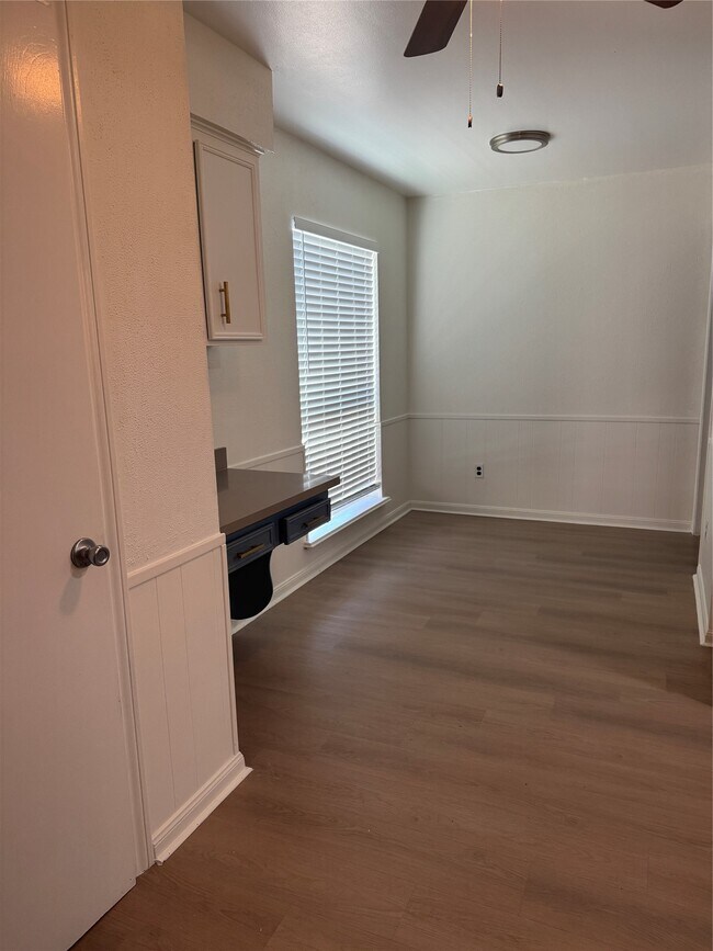 Building Photo - 7838 Vickijohn Dr