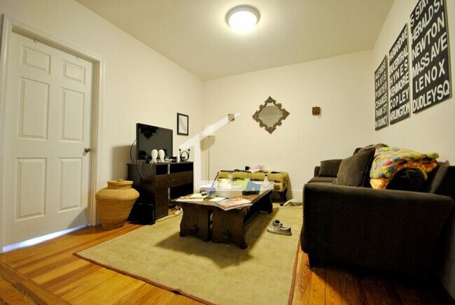 Building Photo - No Brokers Fee, Large 2 levels Unit on Washington Sq., Heat and Hot Water Included, Laundry on a ...