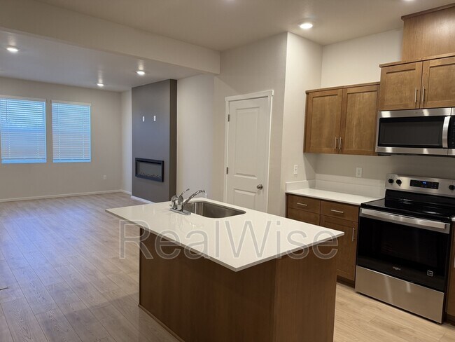 Building Photo - 62755 Eagle Rd
