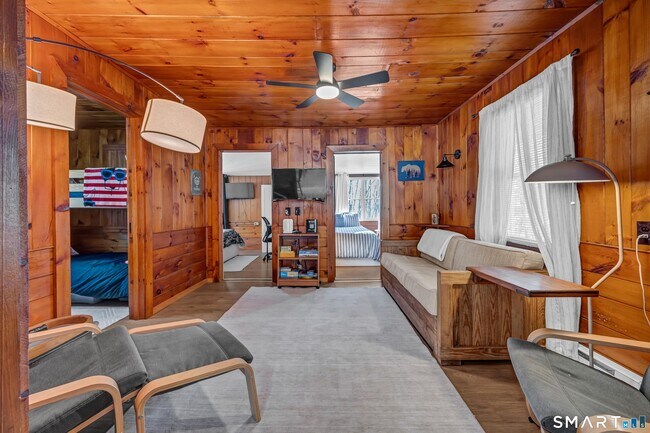 Building Photo - 12 Park Rd