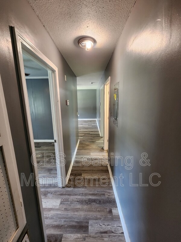 Building Photo - 1406 Jackson Dr