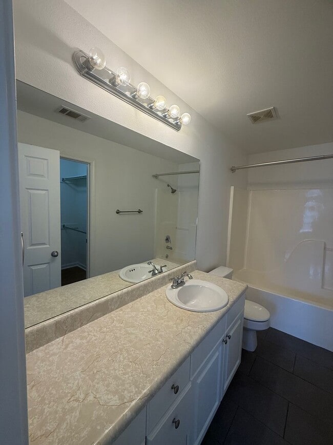 Building Photo - 13706 Apple Glen Cove