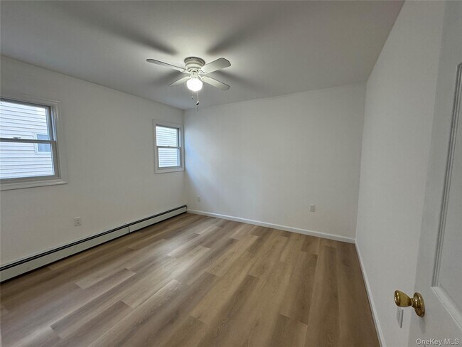 Building Photo - 542 E Pine St