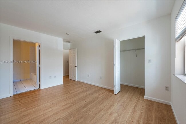 Building Photo - 17347 NW 7th Ave