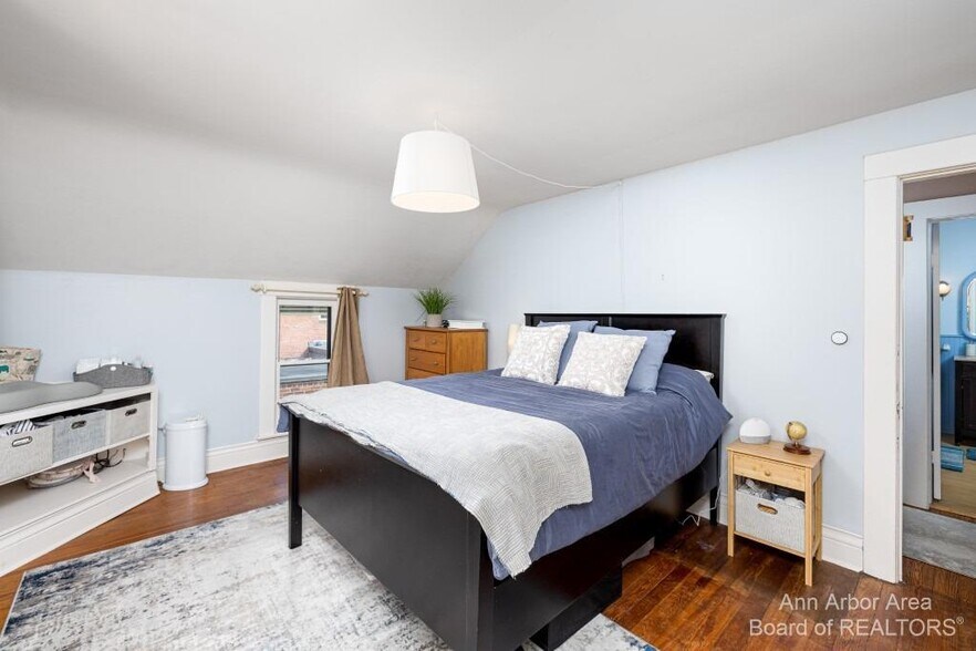 Bedroom 2 - 413 5th St