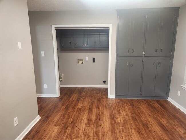 Building Photo - 1214 Camellia Woods Ct