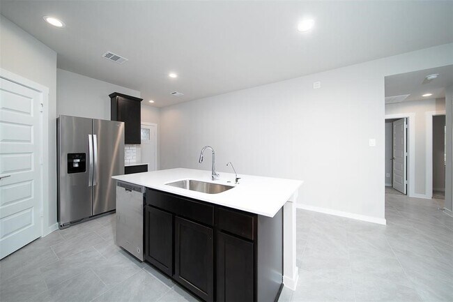 Building Photo - 7411 Victoria Brook Trace