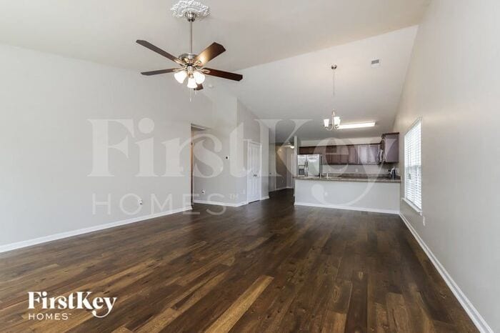 Building Photo - 1049 Solstice St